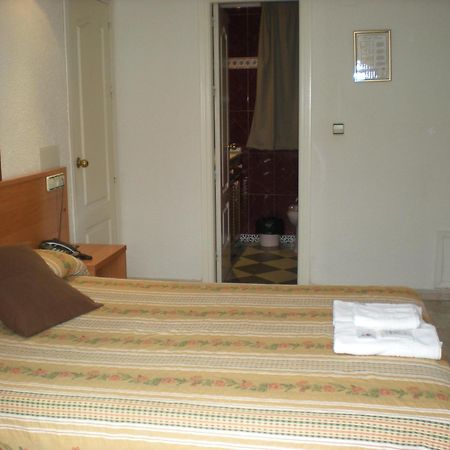 Hotel Sanz Torremolinos Esterno foto