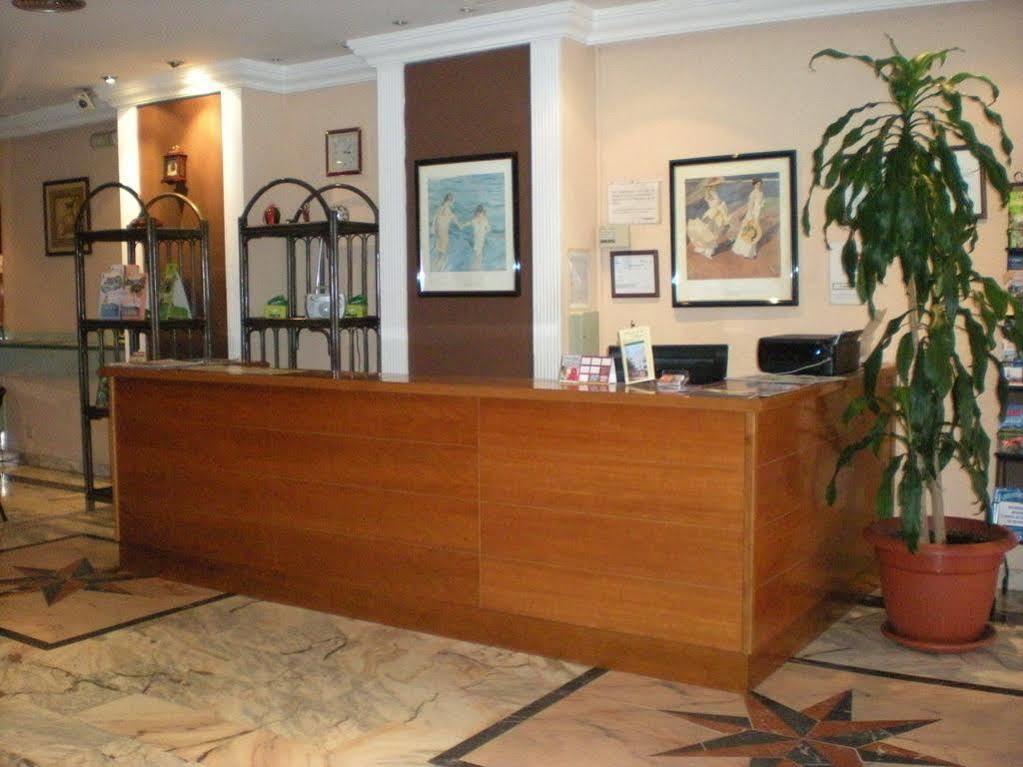 Hotel Sanz Torremolinos Esterno foto